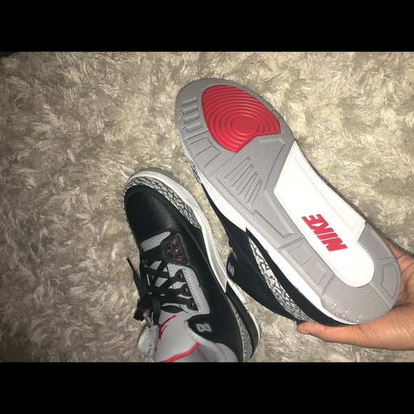 ✨Sold✨ Air jordan 3 black cement - Picture 3 of 4
